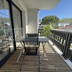 Apartment A Avec Terrasse, Proche Et Parking - Fr-1-474-268 *
