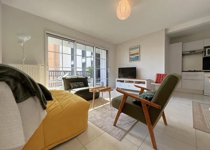 à Avec Terrasse, Proche Et Parking - Fr-1-474-268