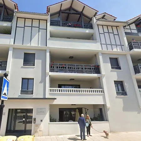 Lägenhet A Avec Terrasse, Proche Et Parking - Fr-1-474-268 *