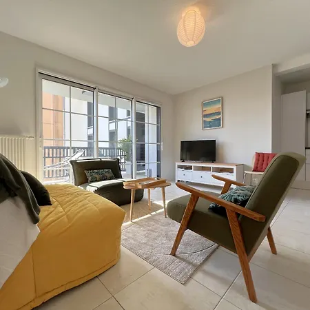 à Avec Terrasse, Proche Et Parking - Fr-1-474-268