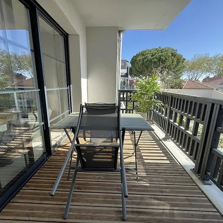 Apartament A Avec Terrasse, Proche Et Parking - Fr-1-474-268 *