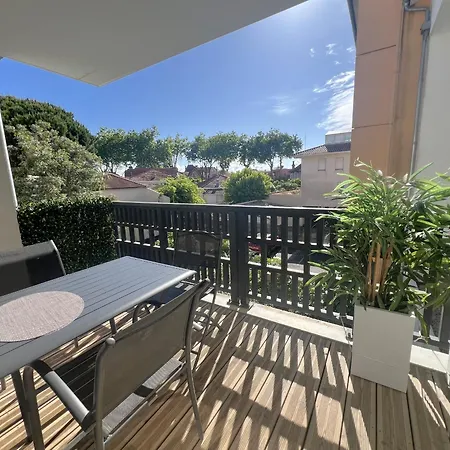 A Avec Terrasse, Proche Et Parking - Fr-1-474-268