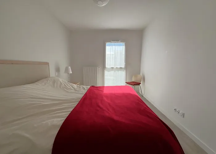 A Avec Terrasse, Proche Et Parking - Fr-1-474-268 Lägenhet *