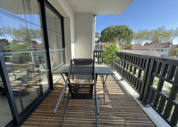 Lägenhet A Avec Terrasse, Proche Et Parking - Fr-1-474-268 *
